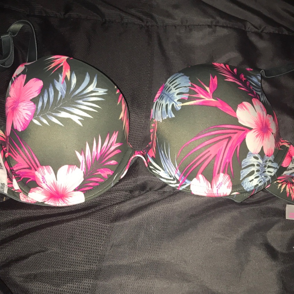 Victoria’s Secret pink push up bra